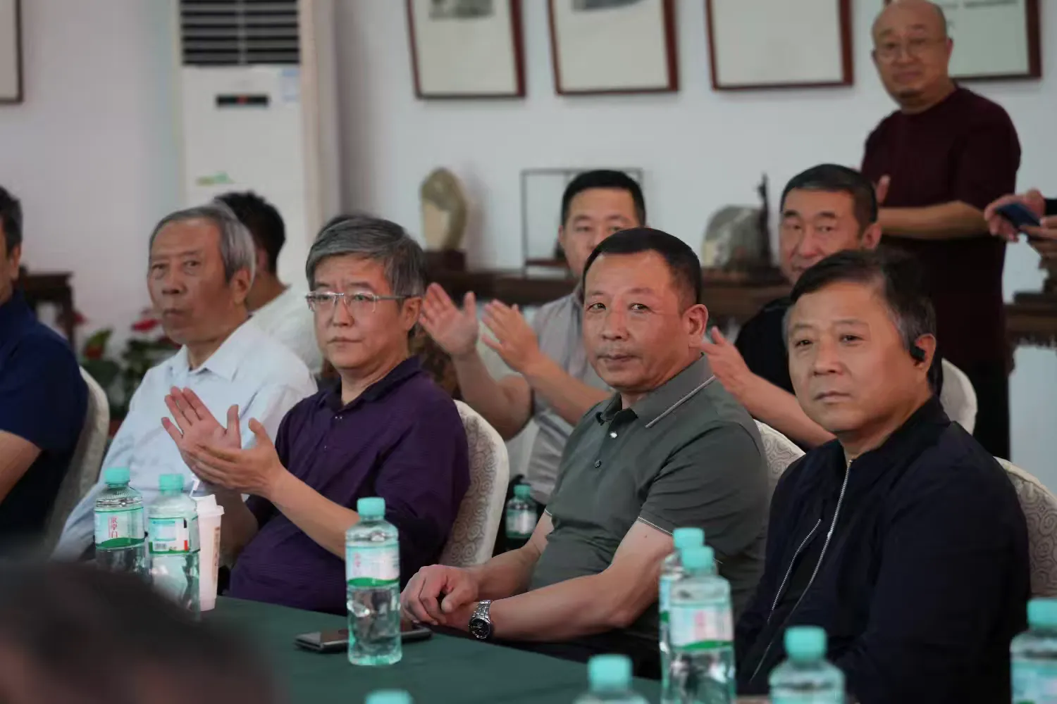 简篇-“十方草堂”开园暨“缘起丹青—任賢義教授 张军博教授中国画联展”、“中华奇石展”启幕